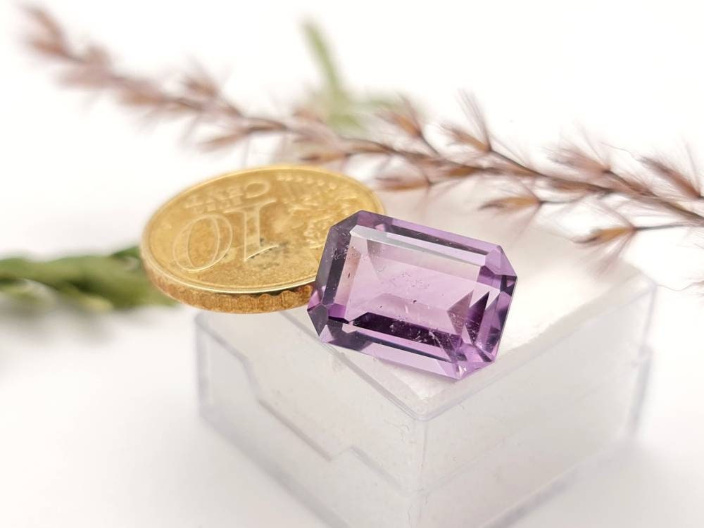 Echter facettierter Amethyst rechteck , violett lila 14,3x10,1mm 7,6ct (Nr.890)