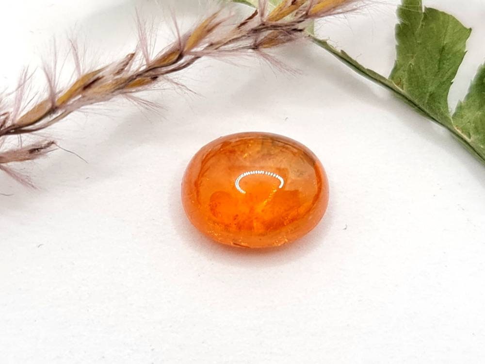 Ovales orangefarbenes Maandaringranat Cabochon, Spessartin 11,5x9,6mm 7,29ct (Nr.556)