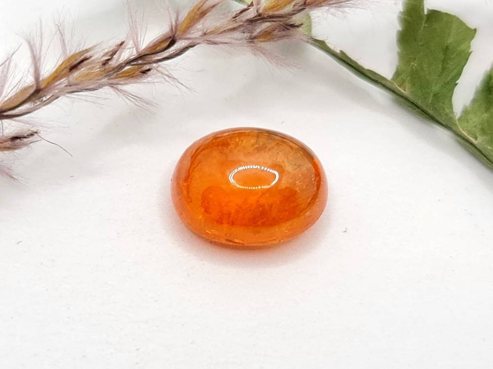 Ovales orangefarbenes Maandaringranat Cabochon, Spessartin 11,5x9,6mm 7,29ct (Nr.556)