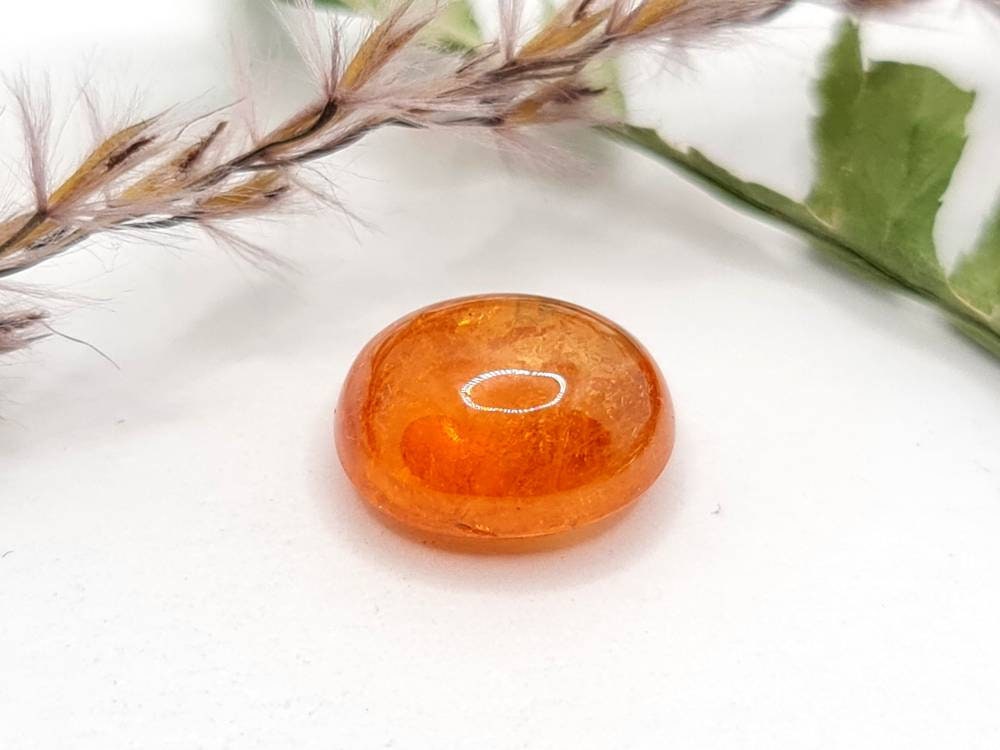 Ovales orangefarbenes Maandaringranat Cabochon, Spessartin 11,5x9,6mm 7,29ct (Nr.556)