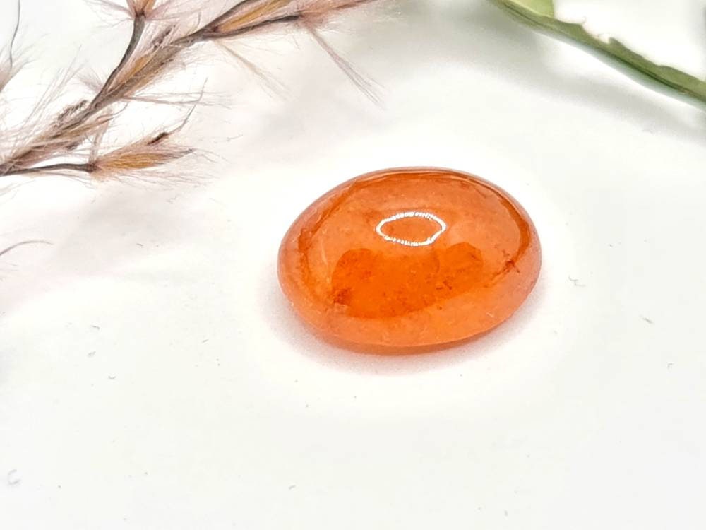 Ovales orangefarbenes Mandaringranat Cabochon Spessartin 10,8x8,3mm 4,99ct (Nr.565)