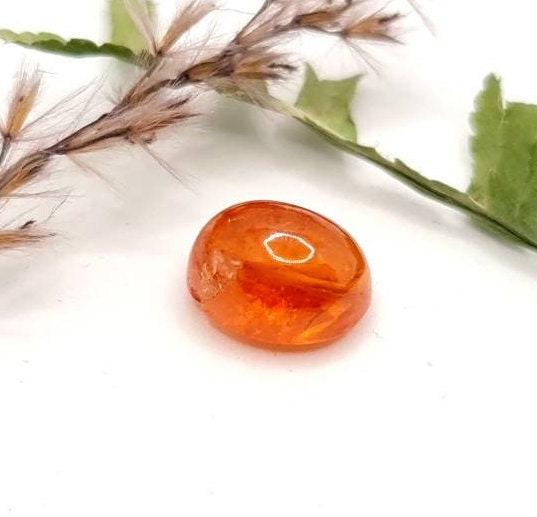 Ovales orangefarbenes Mandaringranat Cabochon 10,5x8,5mm 6,11ct (Nr.566)