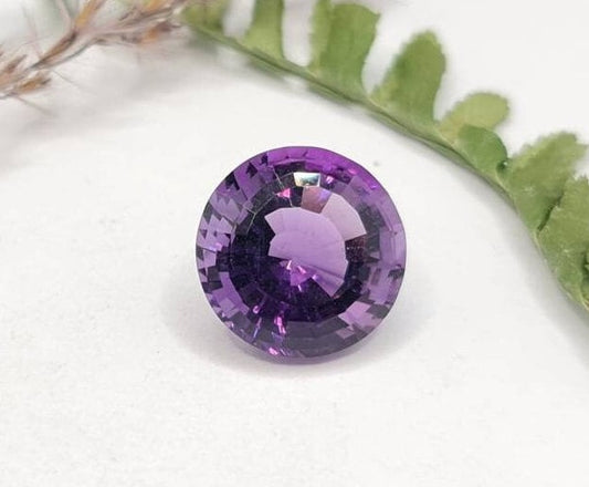 Großer facettierter runder Amethyst, violett 14,6mm 10,57ct (Nr.279)