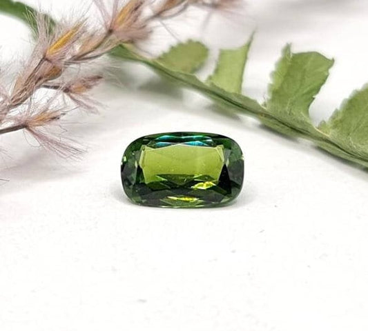 Grüner Turmalin Rechteck facettiert 9,4x6mm 1,67ct (Nr.262)