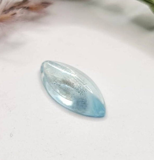 Nr.185 Blauer Aquamarin  Navette Cabochon 14,6x 7mm 2,85ct poliert