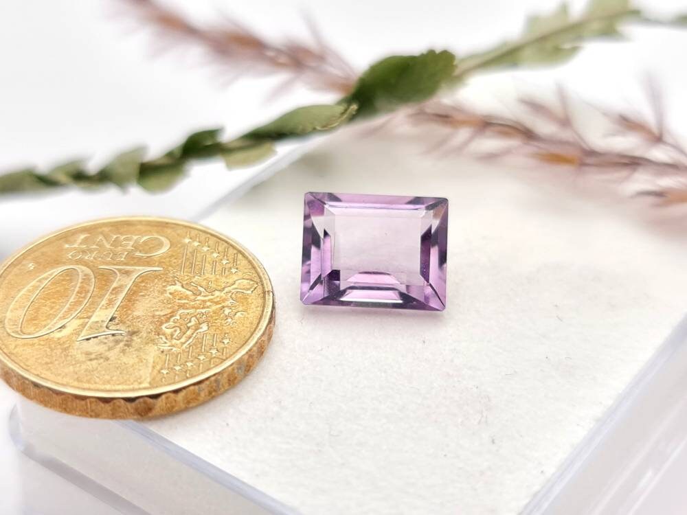 Echter facettierter Amethyst aus Brasilien rechteckig lila violett 9,9x 7,9mm 3,6ct (Nr.906)