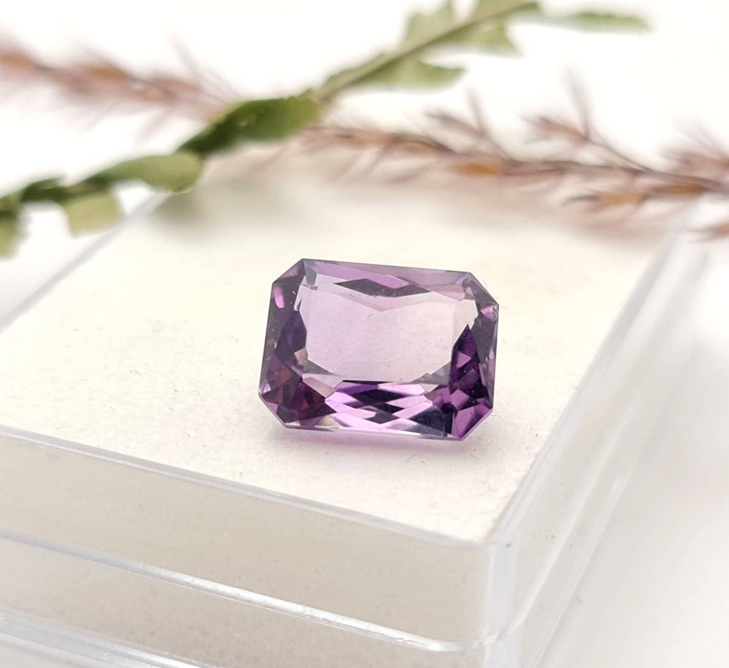 Echter facettierter Amethyst aus Brasilien Oktagon lila violett 13x9,9mm 6,9ct (Nr.908)