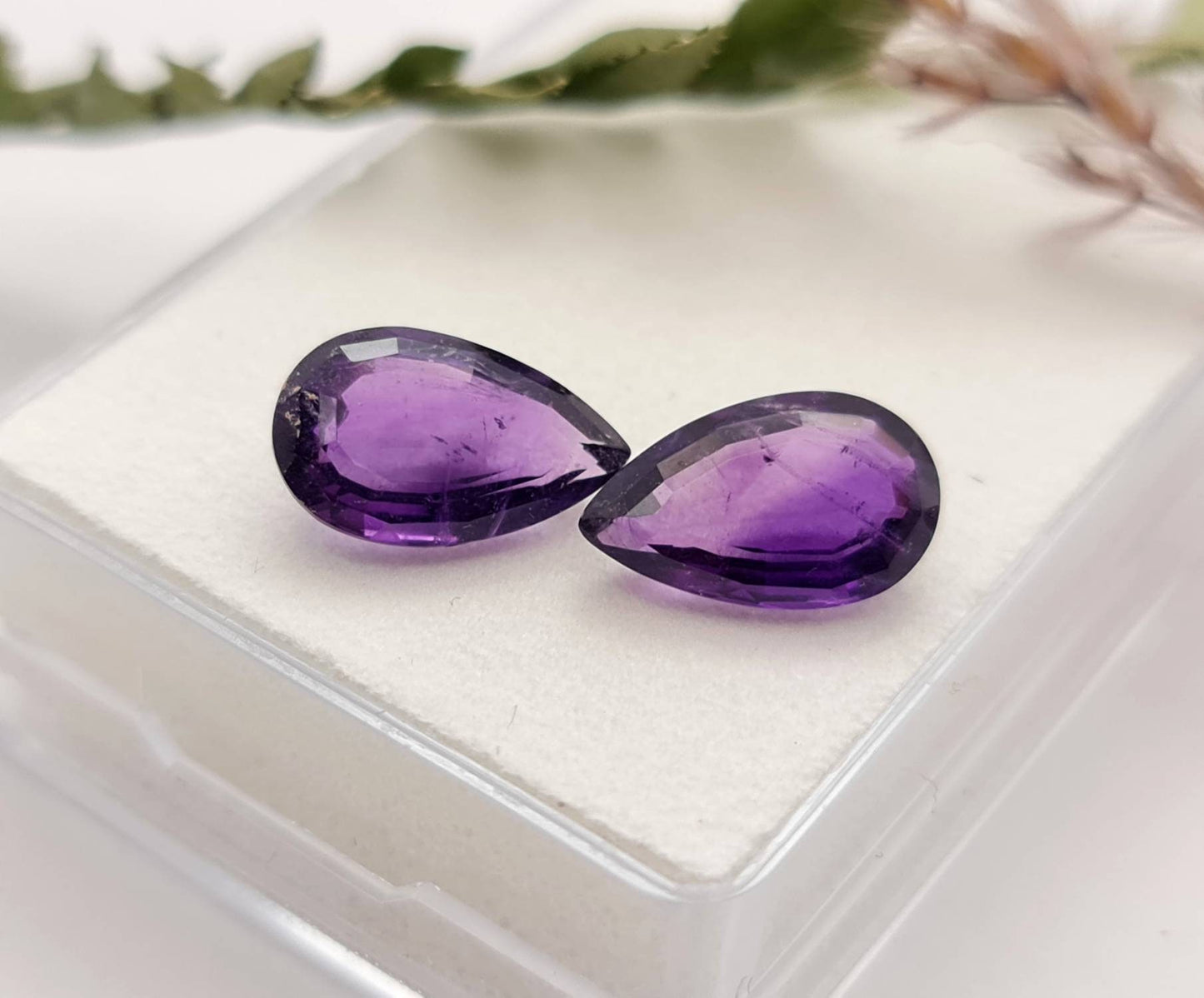 Echte facettierte Amethyst Tropfen lila violett Paar 2 Stück 13x8mm 6,8ct (Nr.911)