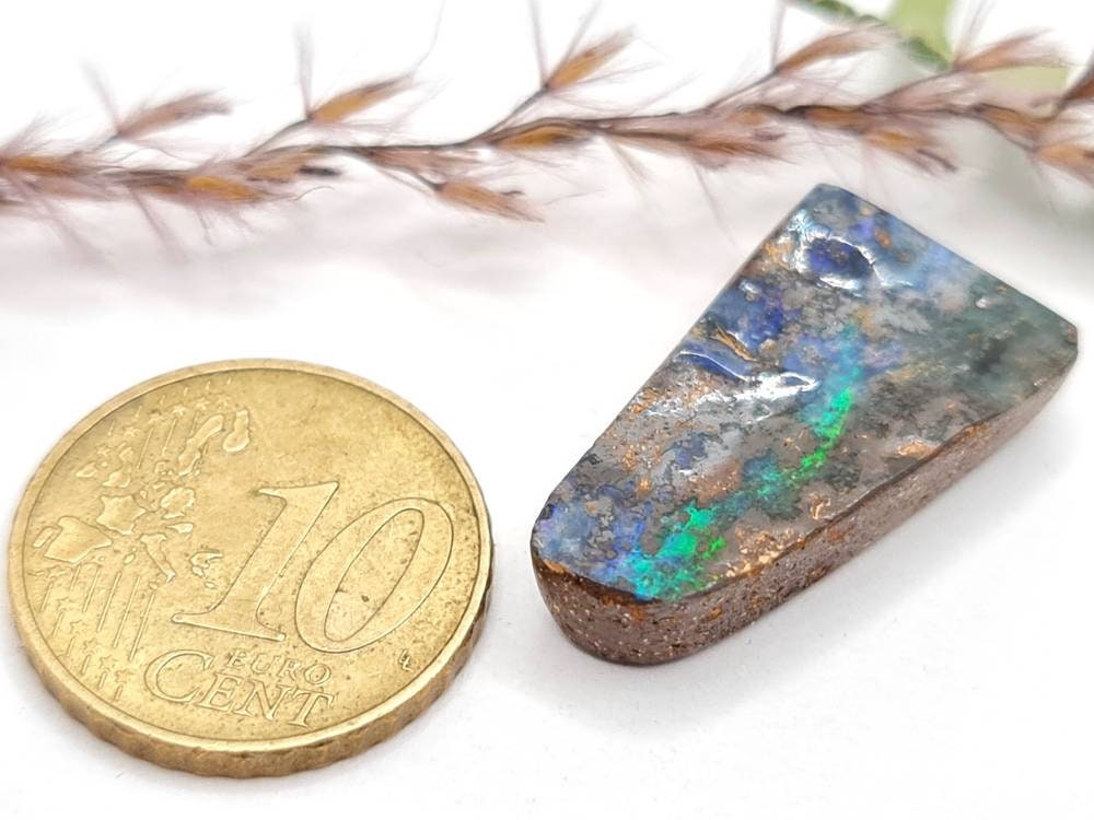 Echter natürlicher Boulderopal aus Australien mit schönem grün blauen Farbspiel 23x14mm 17,46ct (Nr.568)