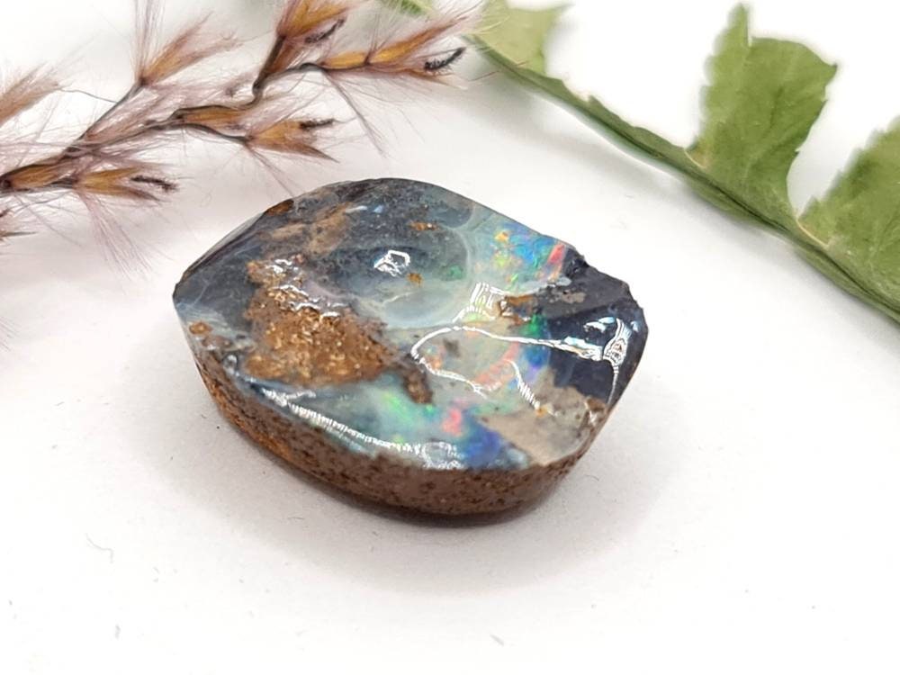 Australischer Boulderopal multicolor, echt, natürlich 18x13mm 11,3ct (Nr.577)