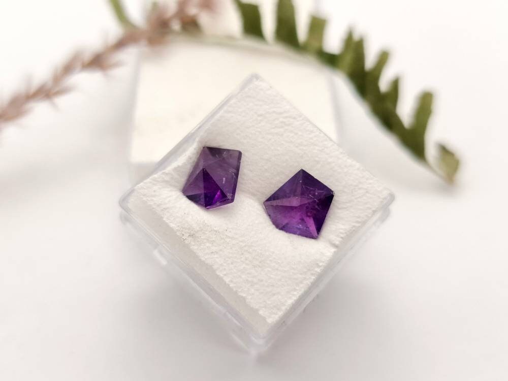 Echte facettierte Amethyst Spitzen Lot violett lila 2 Stück 3,9ct (Nr.930)