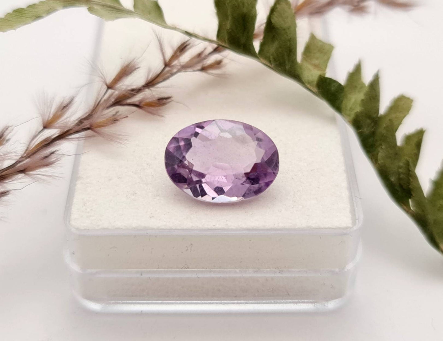 Echter facettierter Amethyst oval lila violett 13,8x10,2mm 4,9ct (Nr.943)