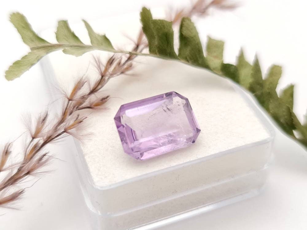 Echter violetter Amethyste lila Oktagon facettiert 14,4x10,3mm 7,0ct (Nr.946)