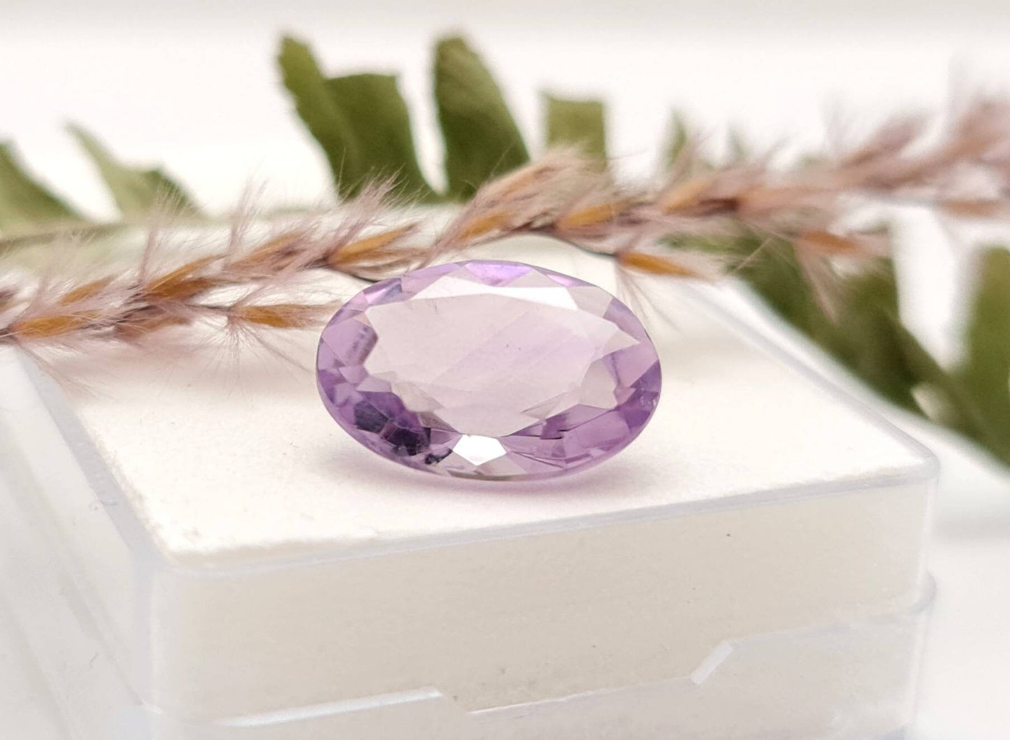 Echter violetter Amethyst oval facettiert 14,5x10,3mm 6ct (Nr.968)