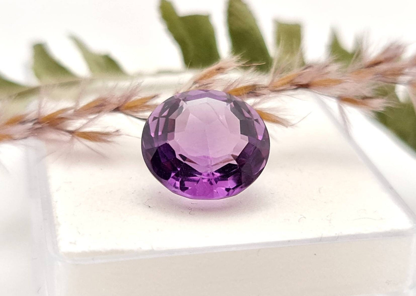 Echter violetter Amethyst rund facettiert lila 12,8mm 7,6ct (Nr.985)