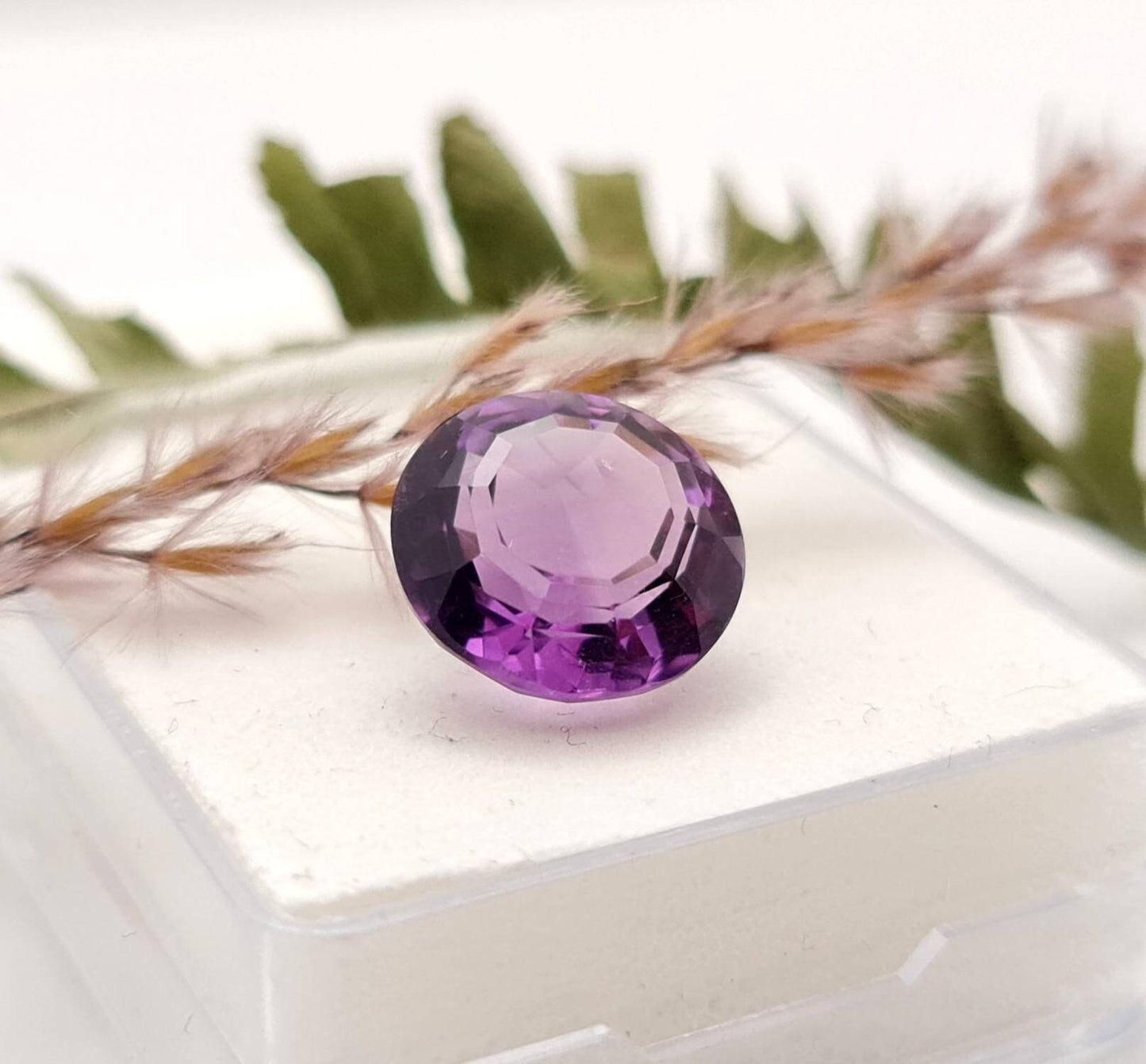 Echter violetter Amethyst rund facettiert lila 12,8mm 7,6ct (Nr.985)