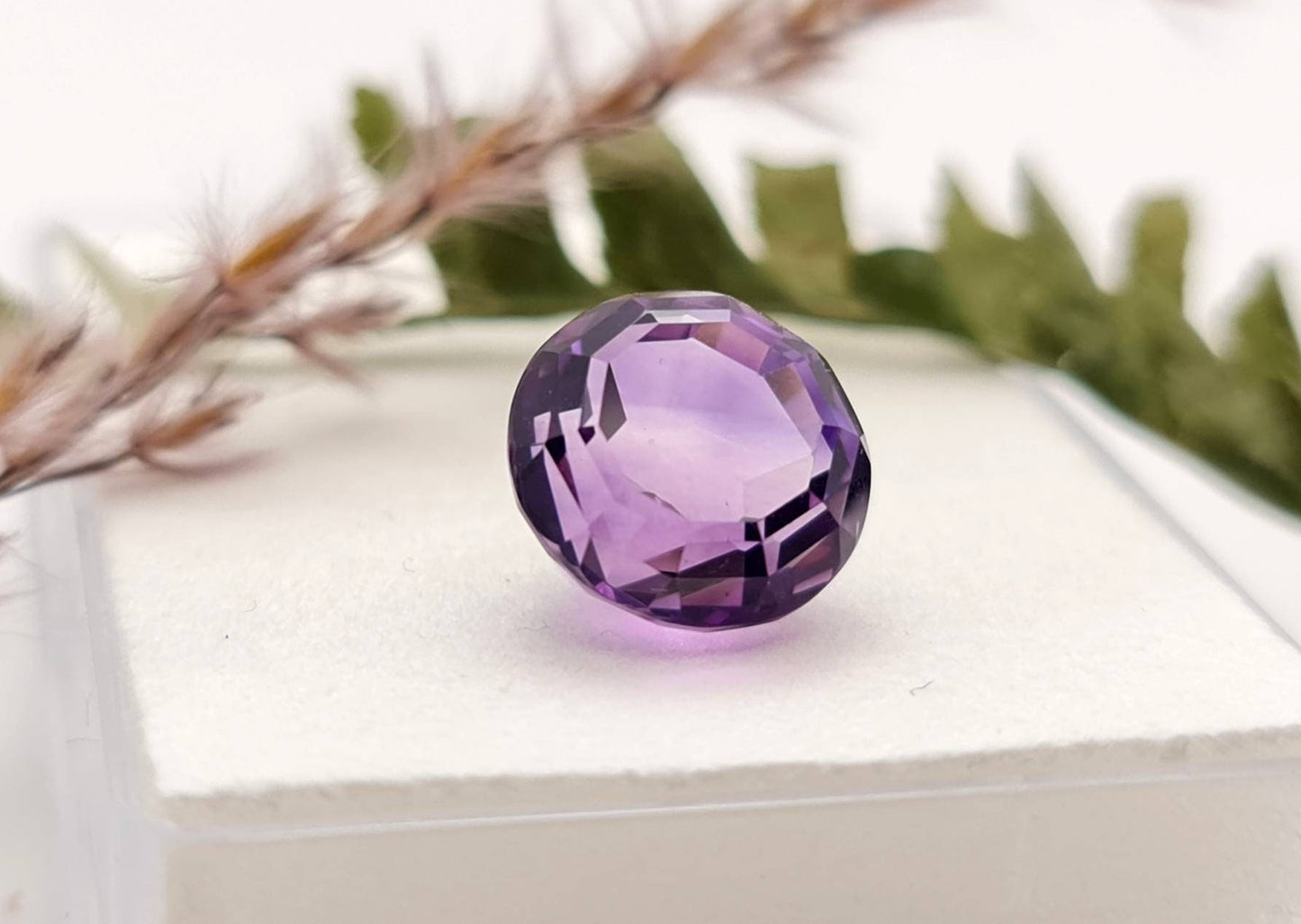 Echter violetter Amethyst rund facettiert lila 11mm 6ct (Nr.999)