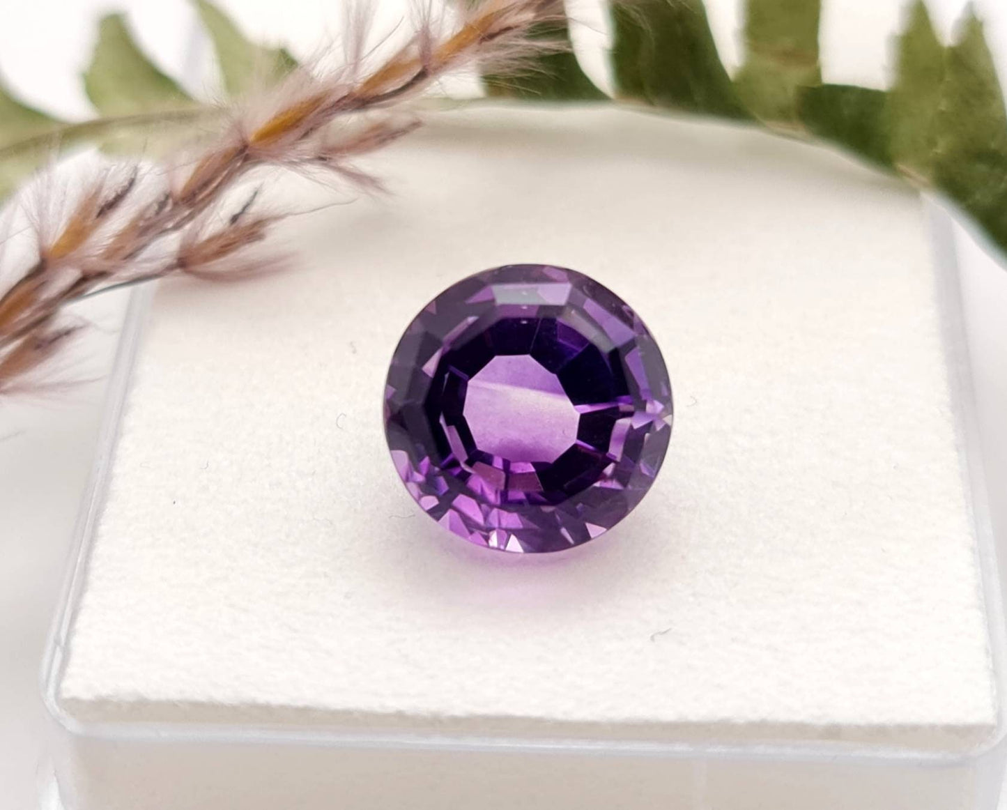 Echter violetter Amethyst rund facettiert lila 11mm 6ct (Nr.999)