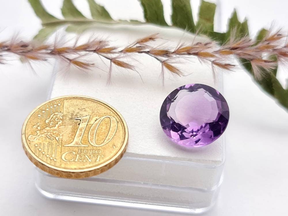 Echter violetter Amethyst rund facettiert lila 13mm 7,1ct (Nr.1000)