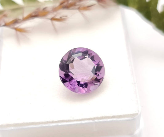 Echter violetter Amethyst rund facettiert lila 11,3mm 4,78ct (Nr.1015)