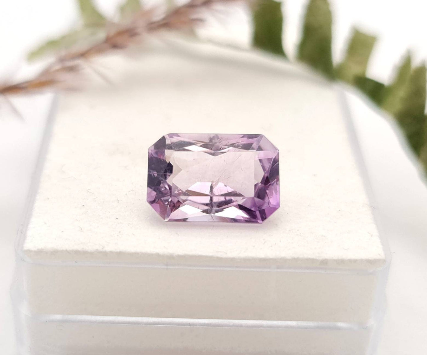 Echter facettierter Amethyst lila violett oktagon 12,8x9mm 4,74ct (Nr.1018)