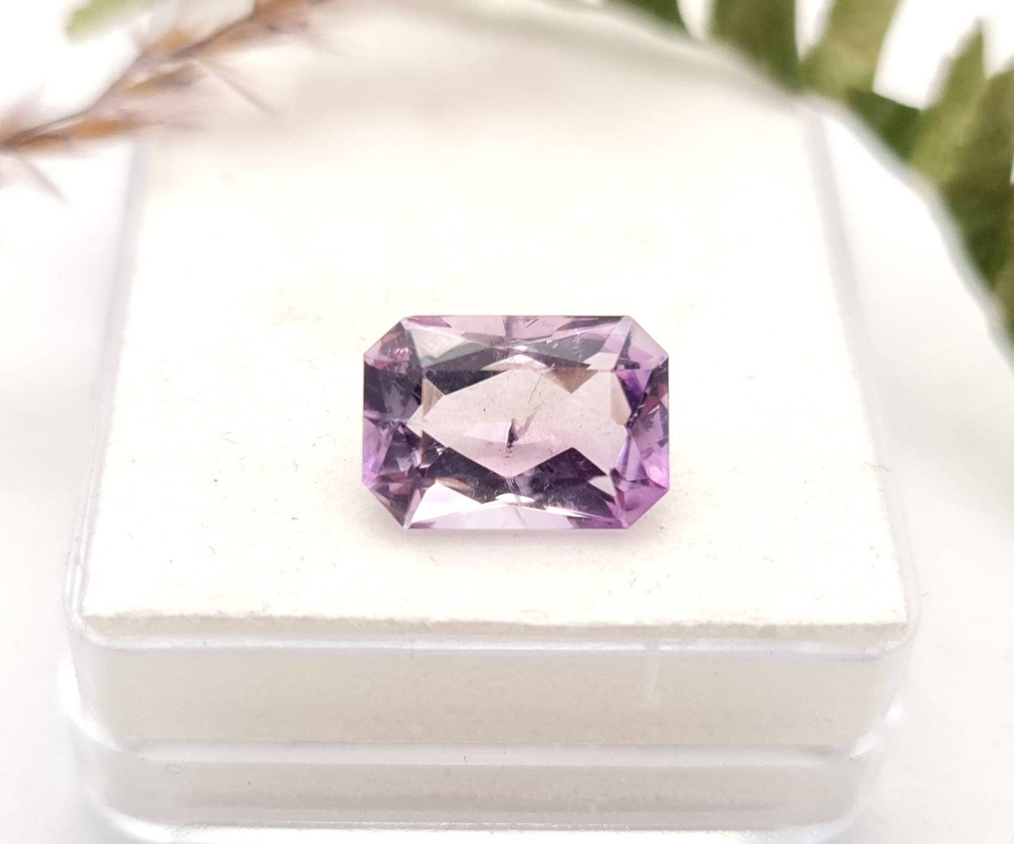 Echter facettierter Amethyst lila violett oktagon 12,8x9mm 4,74ct (Nr.1018)