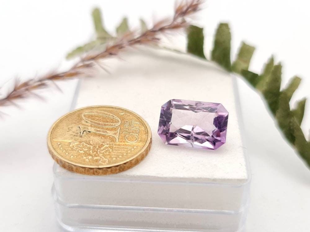 Echter facettierter Amethyst lila violett oktagon 12,8x9mm 4,74ct (Nr.1018)