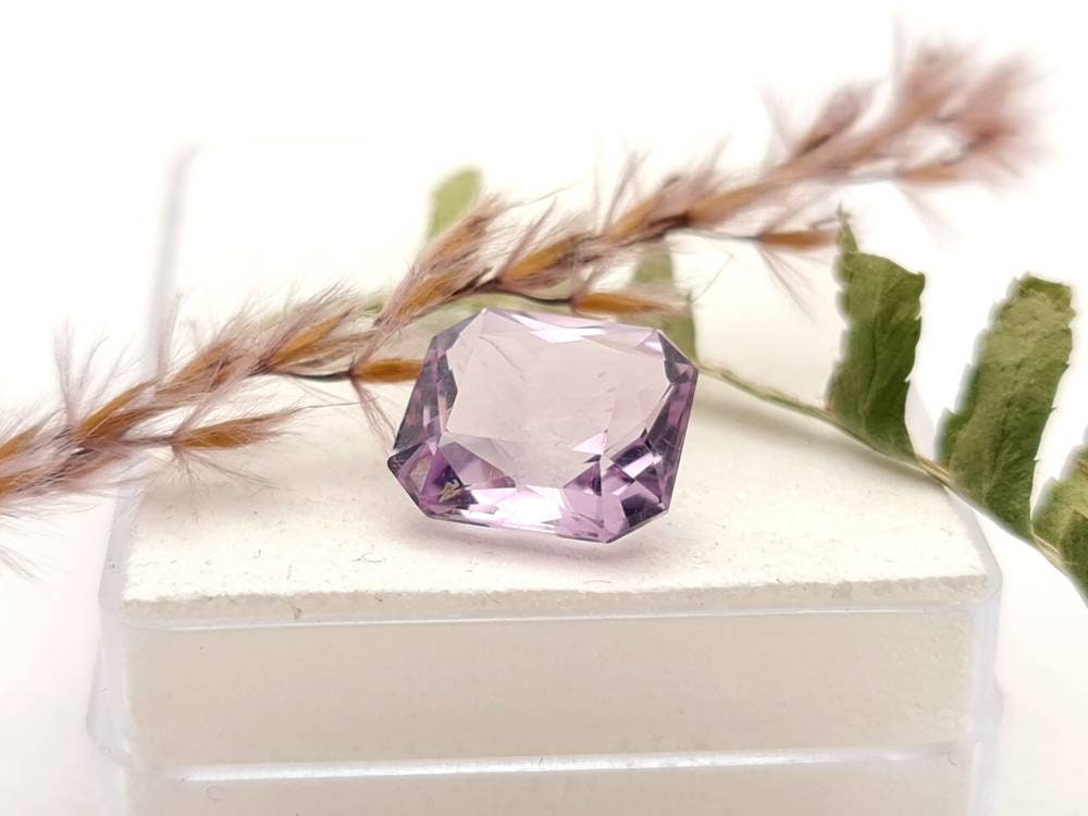 Echter facettierter Amethyst lila violett oktagon 11,8x10,2mm 4,97ct (Nr.1025)