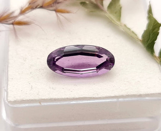 Echter facettierter Amethyst lila violett oval 14,7x6,8mm 3,25ct (Nr.1028)