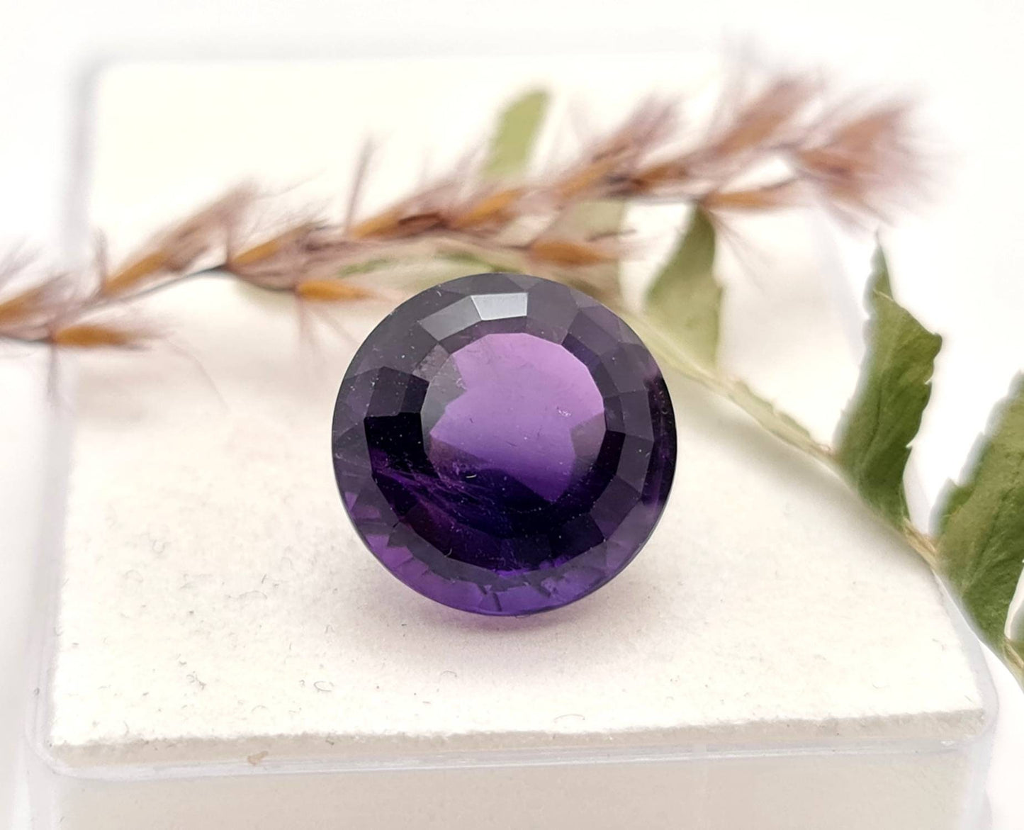 Echter facettierter Amethyst lila violett rund 13,2mm 9,14ct (Nr.1029)