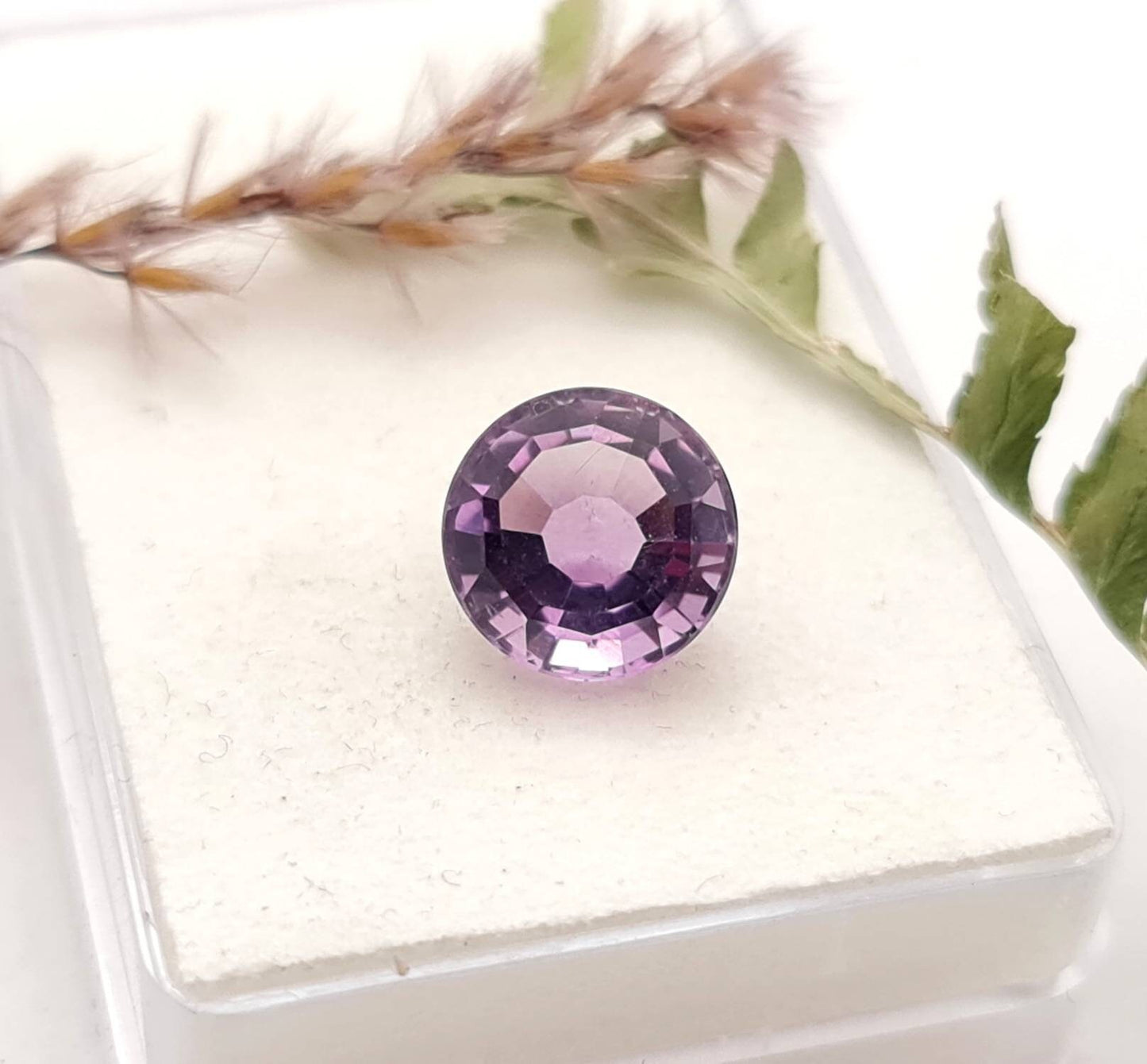 Echter facettierter Amethyst lila violett 10,8mm 4,8ct (Nr.1033)