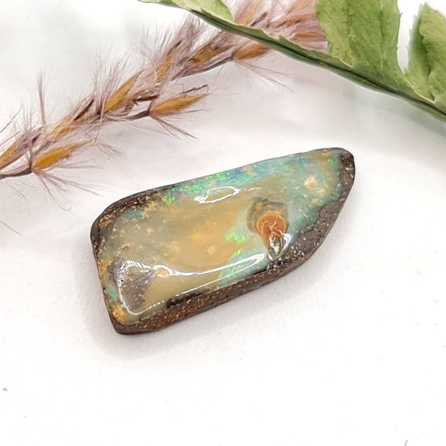 Echter australischer Boulderopal grün/gelb/braun Pictureopal 20,2x9,9mm 6,98ct (Nr.608)