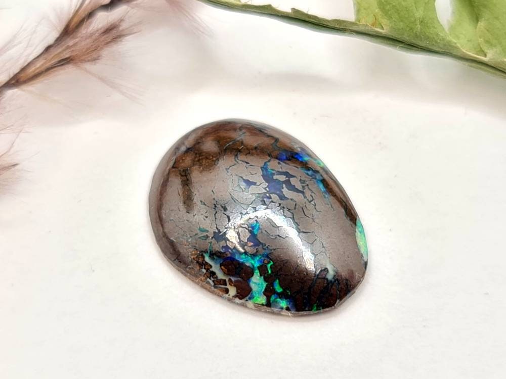 Echter australischer Boulderopal, Matrixopal grün blau 15x11,3mm 3,76ct (Nr.622)