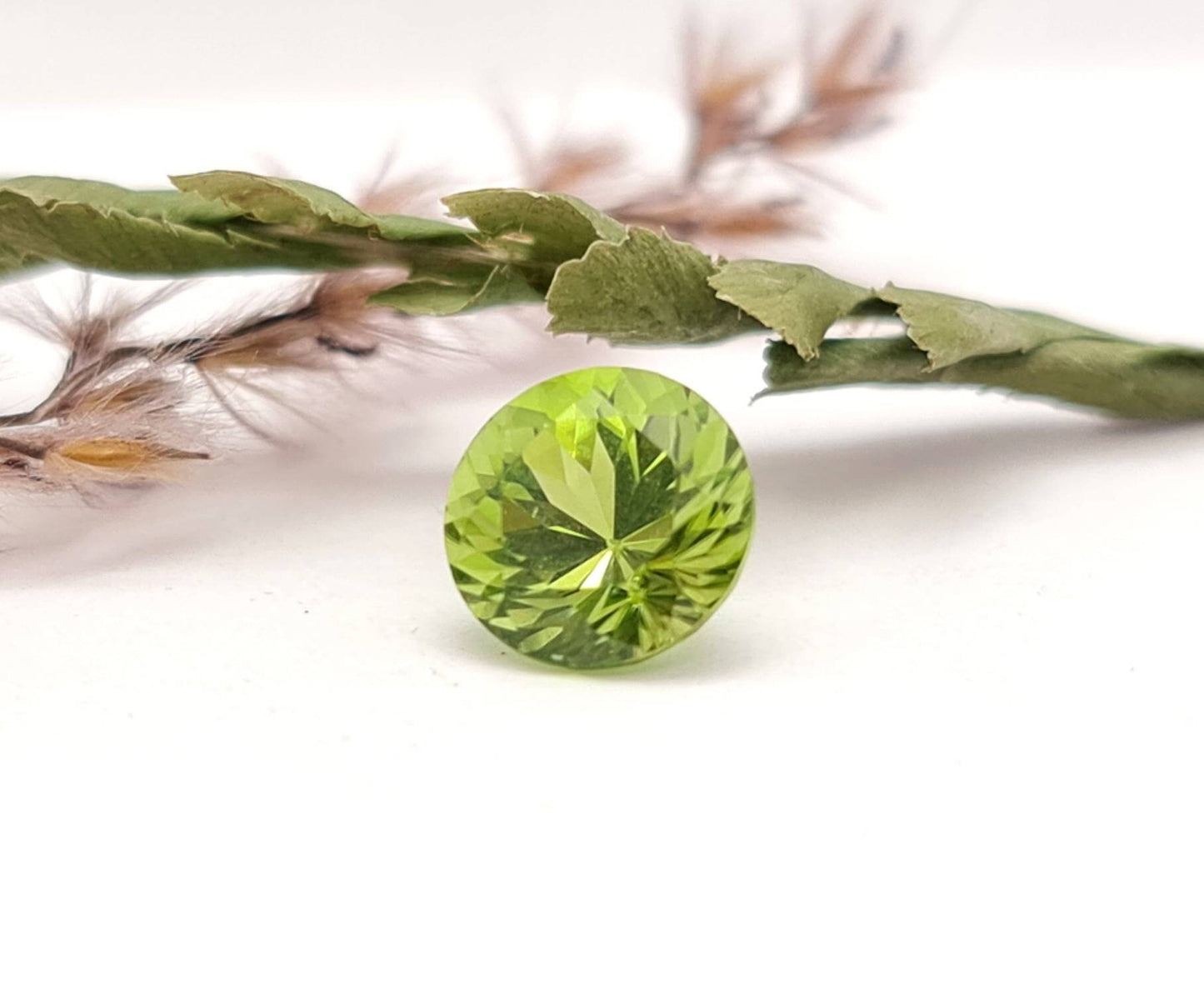 Echter grüner Peridot facettiert rund 8mm (Nr.1069)