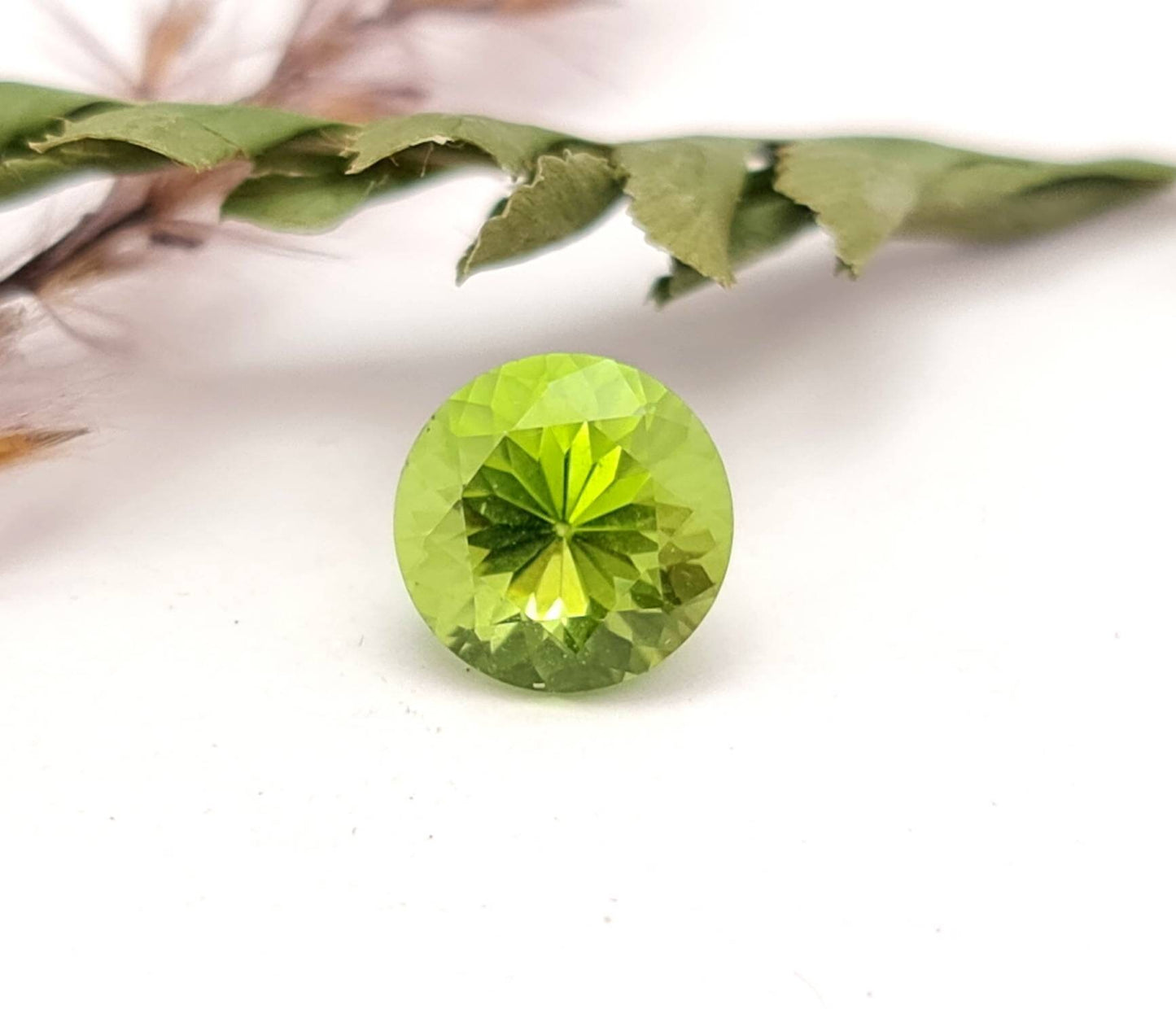 Echter grüner Peridot facettiert rund 8mm (Nr.1069)