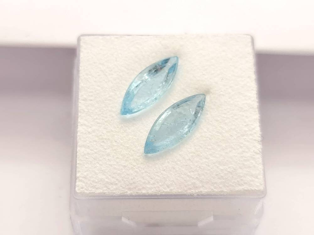 Echte facettierte Aquamarine navette blau Paar/2 Stück Spiegelschliff 12,5x4,9mm 1,87ct (Nr.1081)