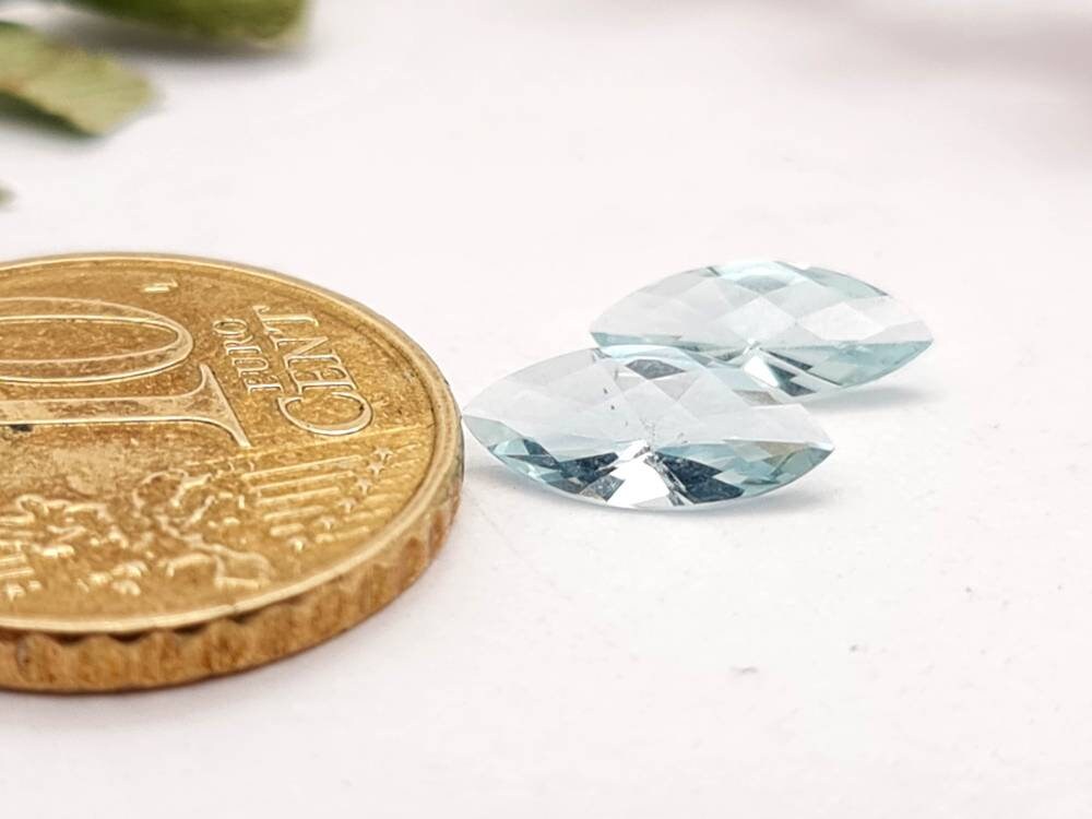 Echte facettierte Aquamarine navette blau Paar 10x4,5mm 0,95ct (Nr.1090)