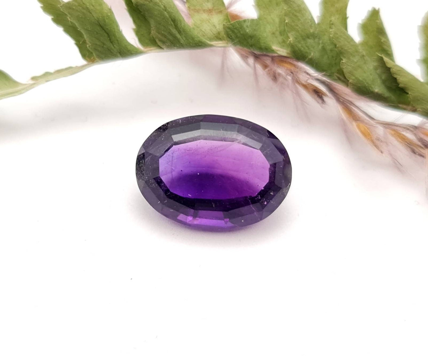 Echter facettierter Amethyst, oval violett lila 15,1x11mm 7,25ct (Nr.693)