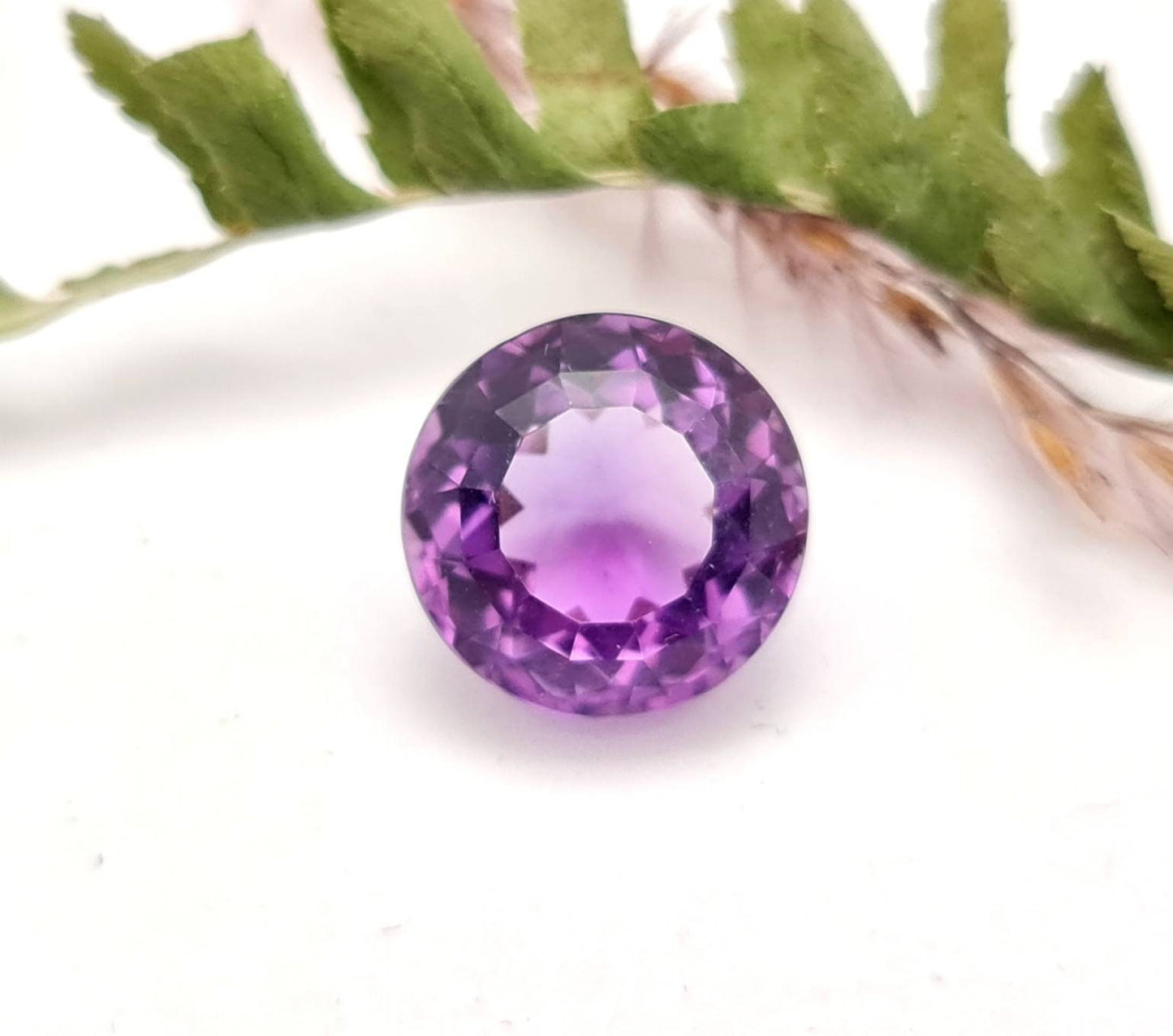 Echter facettierter Amethyst rund violett lila 13,2mm Durchmesser 7,8ct (Nr.694)