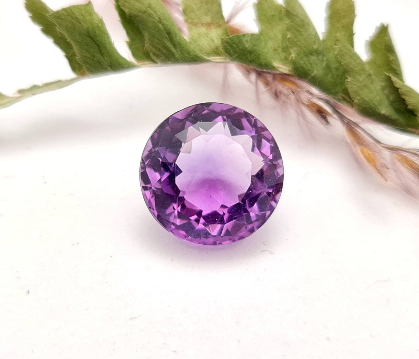 Echter facettierter Amethyst rund violett lila 13,2mm Durchmesser 7,8ct (Nr.694)