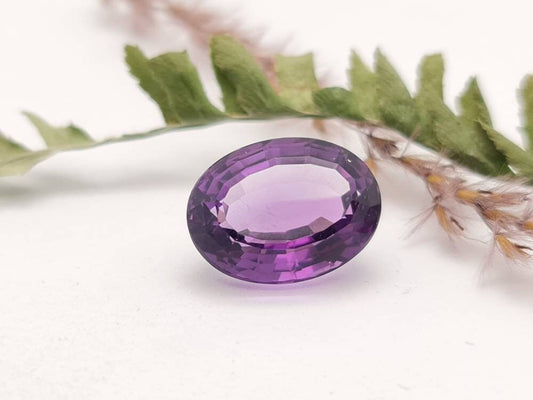 Echter facettierter Amethyst oval violett lila 17x12,8mm 12,26ct (Nr.700)