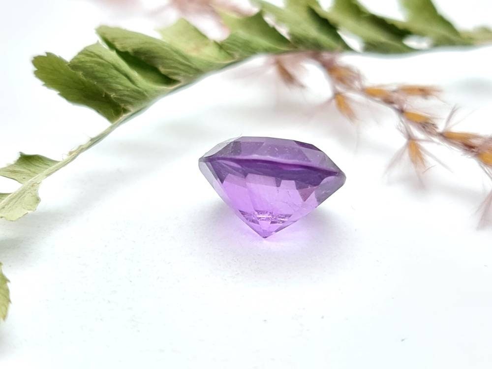 Echter facettierter Amethyst rund lila violett 12,7mm 7,09ct (Nr.704)