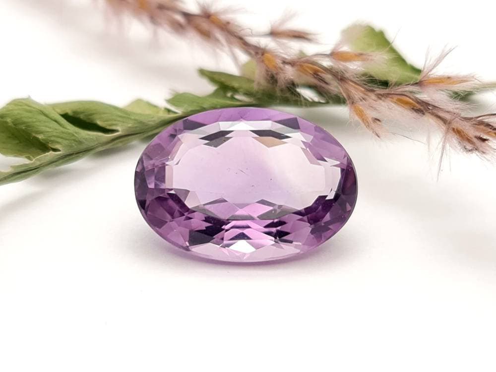 Echter facettierter Amethyst oval, violett, lila 19x13,5mm 13ct (Nr.708)