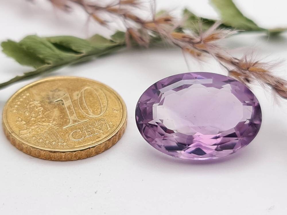 Echter facettierter Amethyst oval, violett, lila 19x13,5mm 13ct (Nr.708)