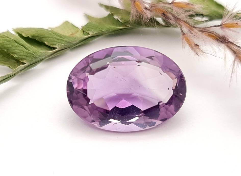 Echter facettierter Amethyst oval, violett, lila 19x13,5mm 13ct (Nr.708)