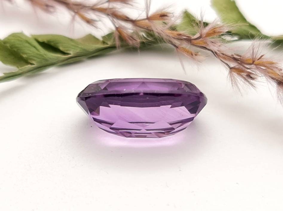 Echter facettierter Amethyst oval violett lila 19,2x13,8mm 13,57ct (Nr.710)