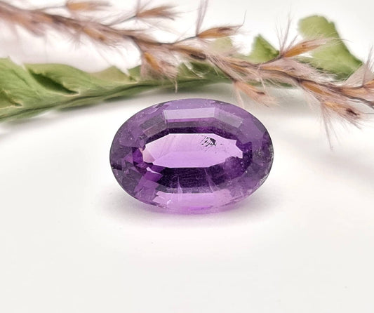 Echter facettierter Amethyst oval violett lila 15,9x10,8mm 8,4ct (Nr.713)