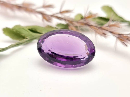 Echter facettierter Amethyst oval lila violett 18x12,4mm 12,3ct (Nr.716)