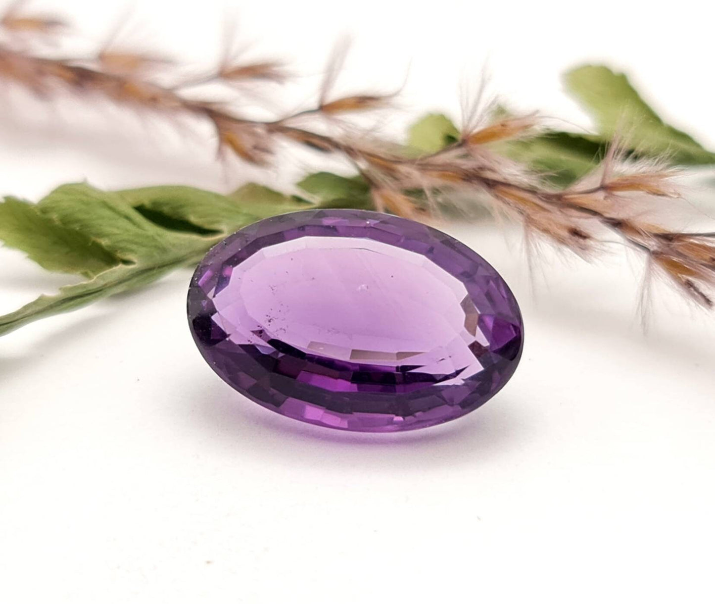 Echter facettierter Amethyst oval lila violett 18x12,4mm 12,3ct (Nr.716)