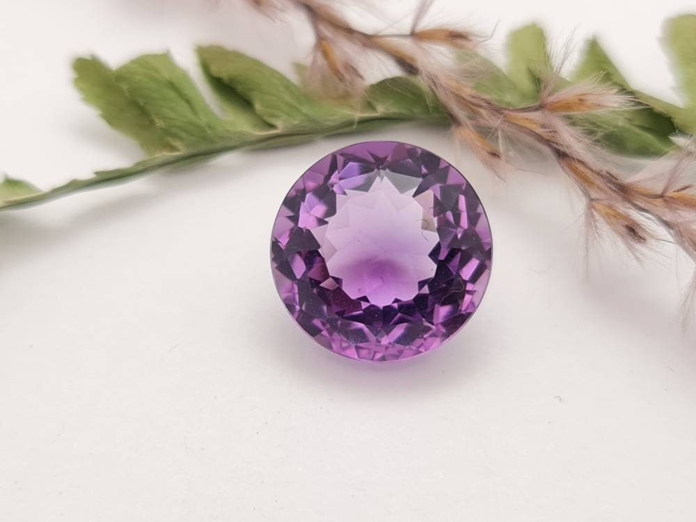 Echter facettierter Amethyst rund violett lila 13mm 8,03ct (Nr.725)